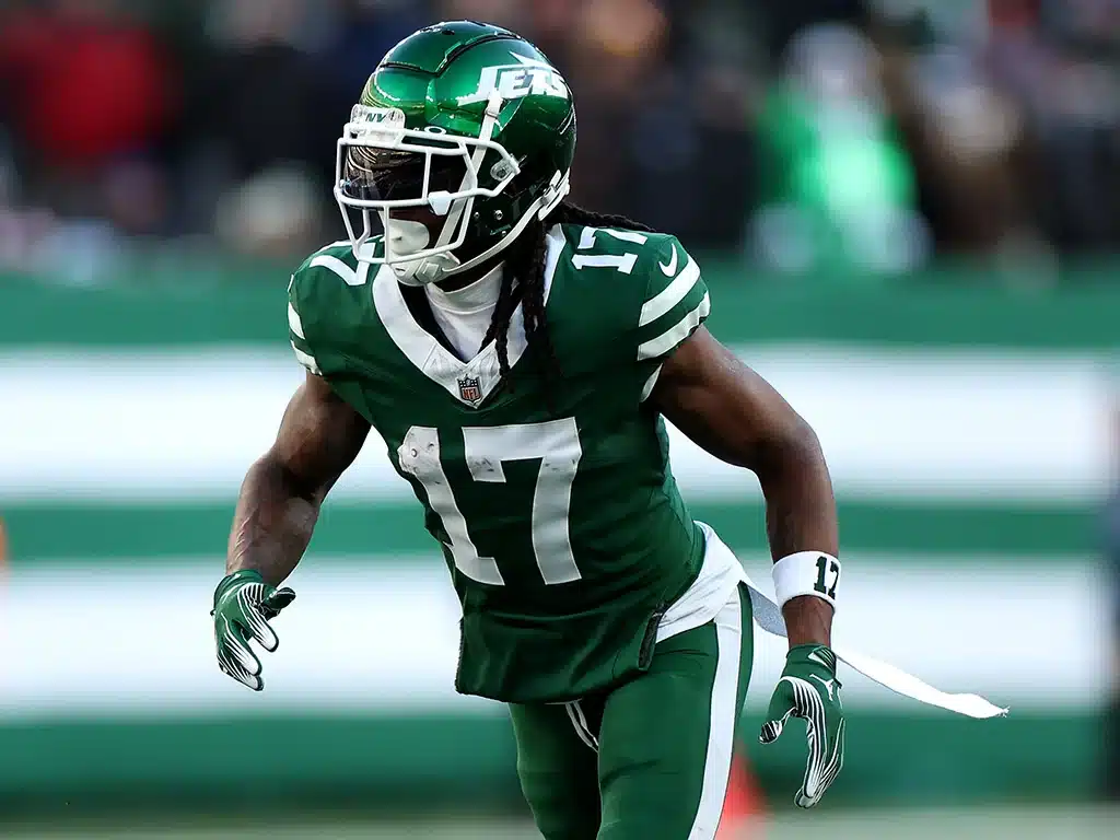 EAST RUTHERFORD, NEW JERSEY - DECEMBER 22: Davante Adams #17 of the New York Jets in action against the Los Angeles Rams at MetLife Stadium on December 22, 2024 in East Rutherford, New Jersey. (Photo by Luke Hales/Getty Images)